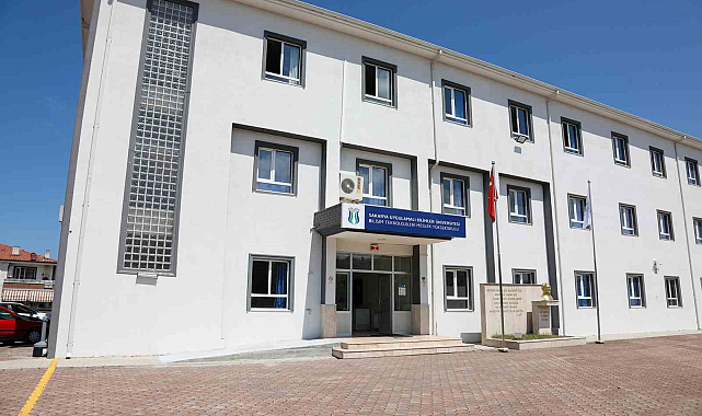 Bilişim Teknolojileri MYO'da bayrak değişimi