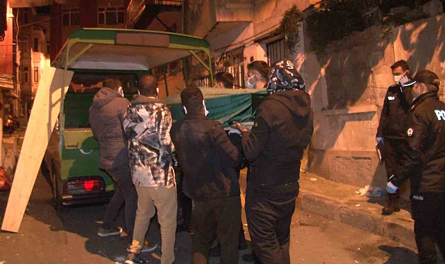 Beyoğlu'nda 4 katlı binadan anne ve bebeğin cesedi çıktı