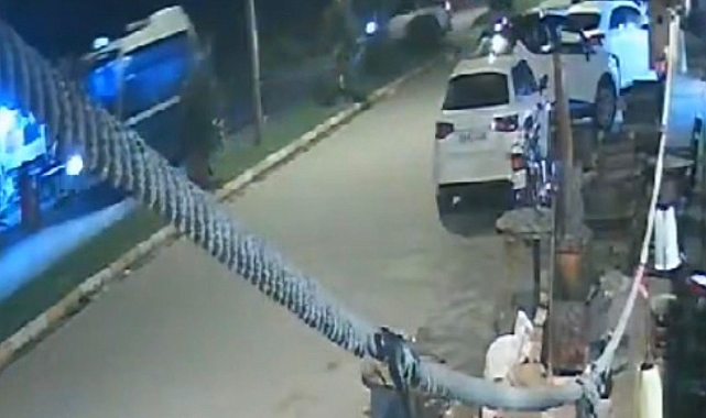 Karasu'da Trafik Kazası: İki Otomobil Çarpıştı, 3 Yaralı