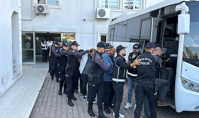 Sakarya'da Faizle Borç Veren Suç Örgütü Çökertildi: 11 Şüpheliden 2'si Tutuklandı