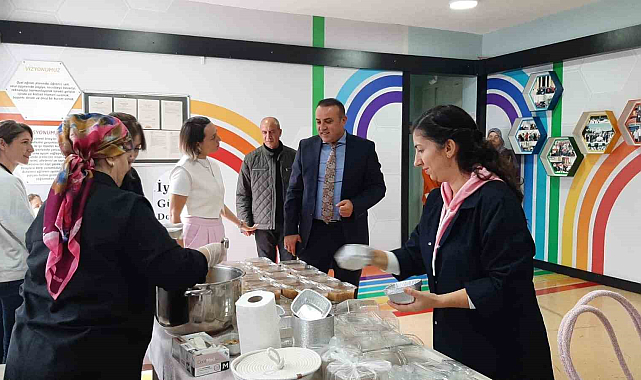 Yeşil Düzce Özel Eğitim Uygulama Okulu'nda Öğrencilerden Aşureli Sergi Etkinliği