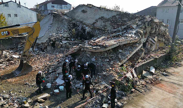 12 Kasım Depreminin yıldönümünde gerçek gibi tatbikat