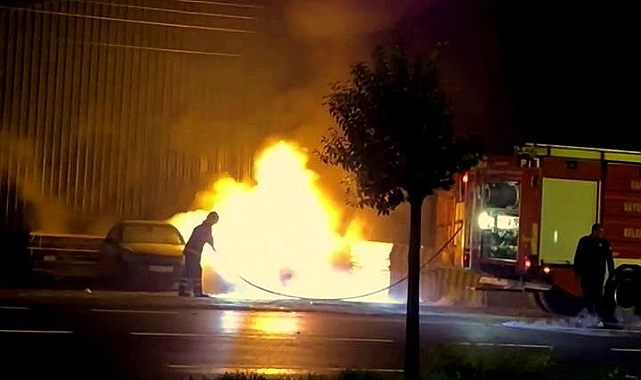 Pamukova'da Park halindeki otomobilin kontağını çevirince dehşeti yaşadı: 2 yaralı