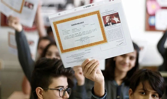 Karneler Bu Cuma Veriliyor! İşte Sömestr Tatili ve Tüm Detaylar