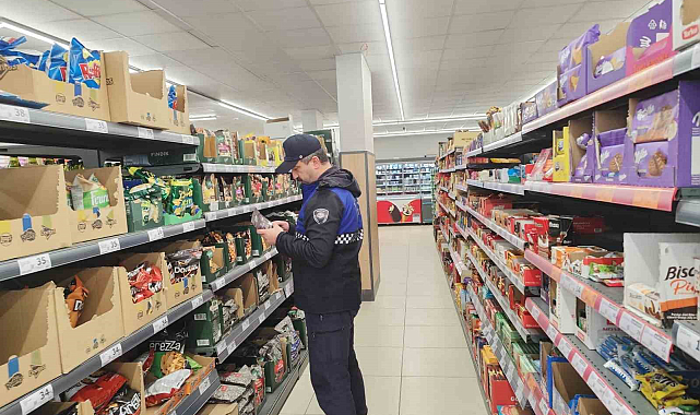 Körfez Zabıtası'ndan raf ve etiket denetimi