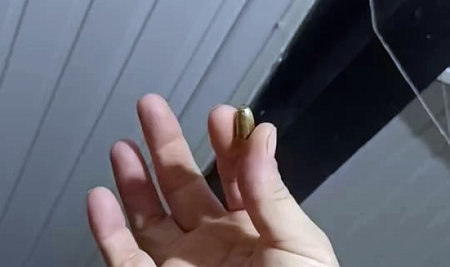 Sakarya'da çatıyı delen yorgun mermi evin balkonuna düştü