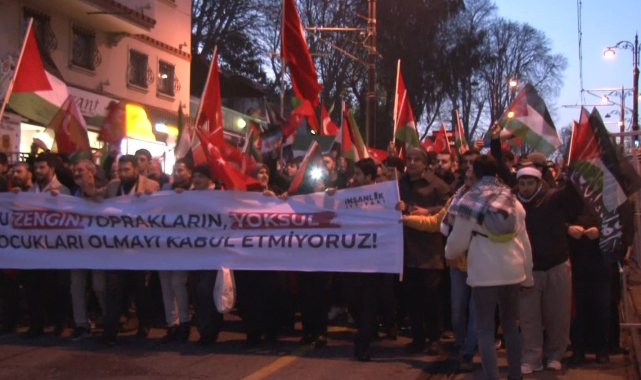 Yılın ilk gününde Gazze için binlerce kişi Galata Köprüsü'ne akın etti