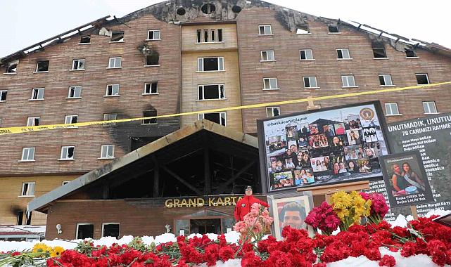 Otel yangınında hayatını kaybedenler gözyaşlarıyla anıldı