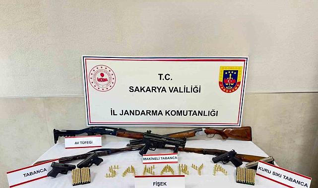 Evi cephaneliğe çevirmiş