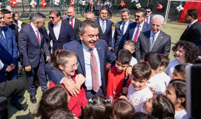 İstanbul'da 2 milyon 859 bin 468 öğrenci karne aldı