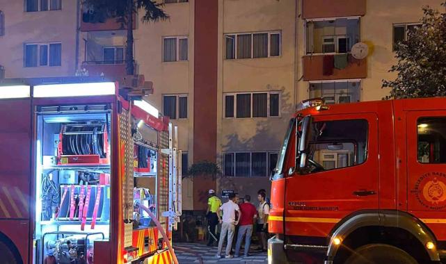 Bolu'da 5 katlı apartmanda yangın paniği