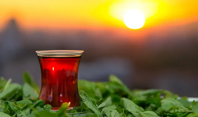 Çay sevenleri üzecek haber: Fiyatlar zamlandı