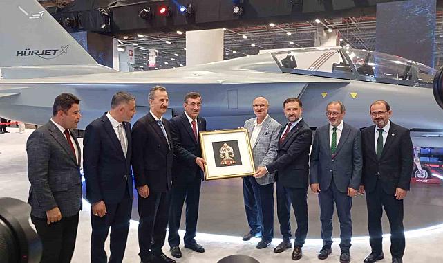 Cumhurbaşkanı Yardımcısı Cevdet Yılmaz IDEF 2025 fuarını ziyaret etti