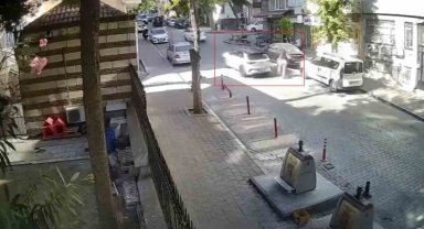 Fatih'te bir sürücü yolda yürüyen genç kadına dehşeti yaşattı: Önce sözlü taciz etti sonra aracıyla ayağının üzerinden geçti