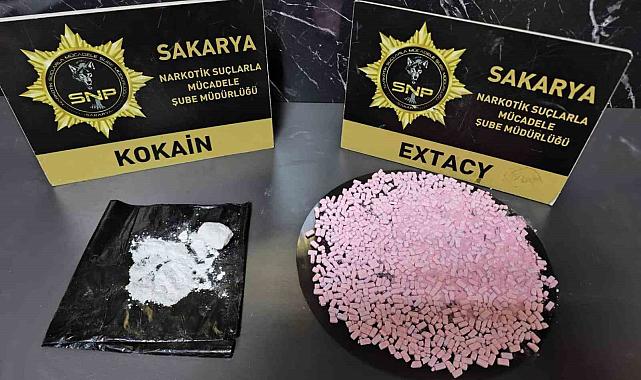 Gişelerde uyuşturucuyla yakalan 2 şüpheliye gözaltı
