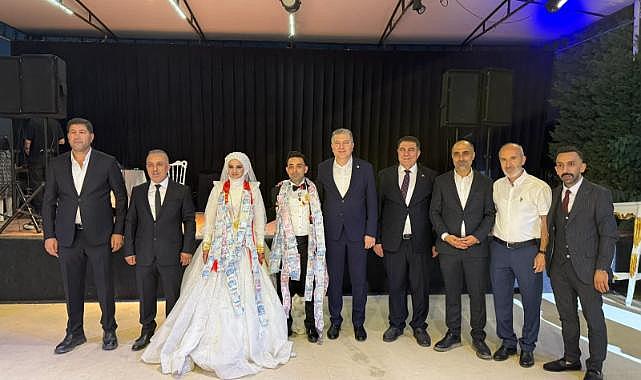 Kebapçıbey Yönetim Kurulu Başkanı Faysal Aktaş’ın oğlu Ahmet dünyaevine girdi
