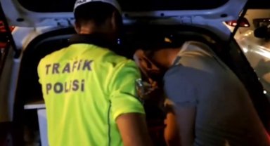 Pendik'te yolu kapatıp dans eden şahıslara para cezası