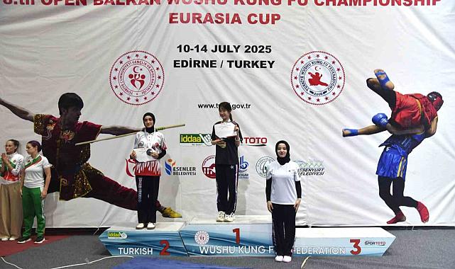 Sakarya Büyükşehir'in 'wushu kung fu' takımından tarihi başarı