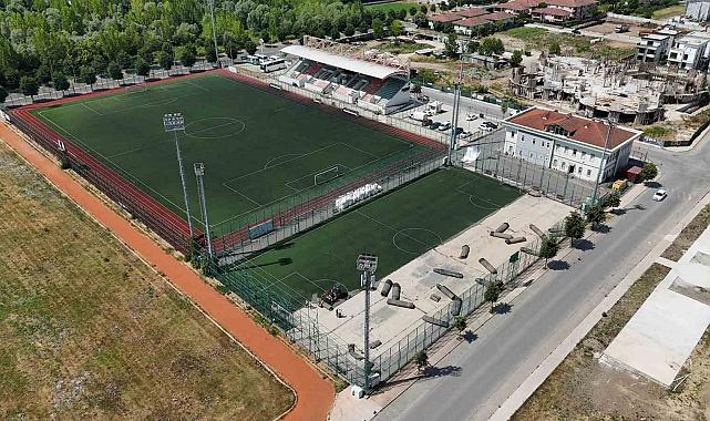 Sakarya'nın en büyük futbol tesisi yenileniyor