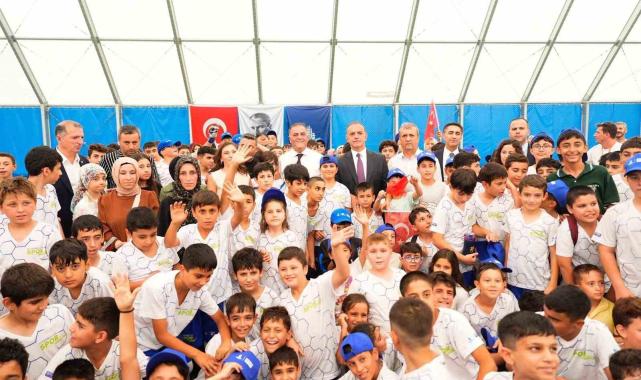 Sancaktepe'de Safa Tepesi Spor Tesisi yenilenen yüzüyle hizmete açıldı