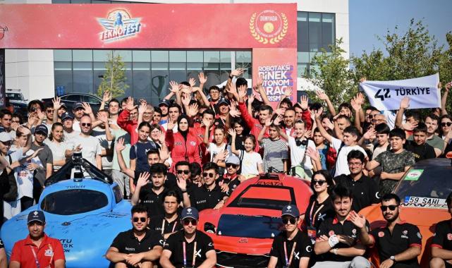 Bakan Kacır'dan TEKNOFEST'e 7'den 77'ye davet: "Bu yıl yeni rakamları TEKNOFEST kuşağıyla birlikte kıracağız"