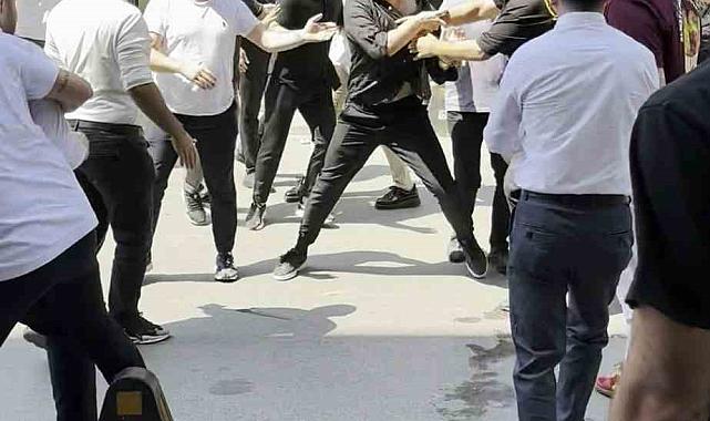ADAPAZARI’NDA GRUP KAVGASI KAMERADA