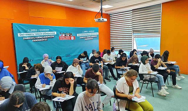 Darıca'nın kurslarına katılan 75 genç üniversiteli oldu