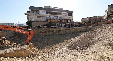 Dilovası Kent Meydanı'nda çalışmalar sürüyor
