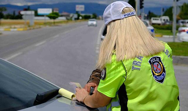 Düzce'de Trafik Denetimleri Sıkılaşıyor: 187 Araç Trafikten Men Edildi