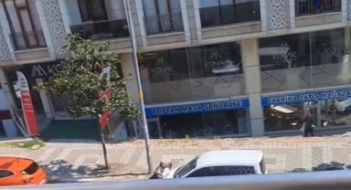 Eski koca eşine çocukları göstermedi, yeni koca bacağından vurdu
