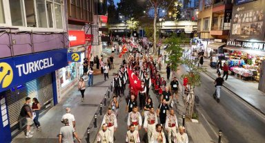 Kartal'da Uluslararası Halk Oyunları Festivali başladı