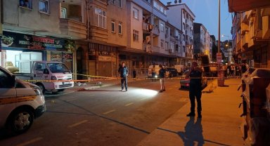 Pusu kurup alışverişten dönen adamı başından vurarak öldürdü, 1 çocuk yaralandı