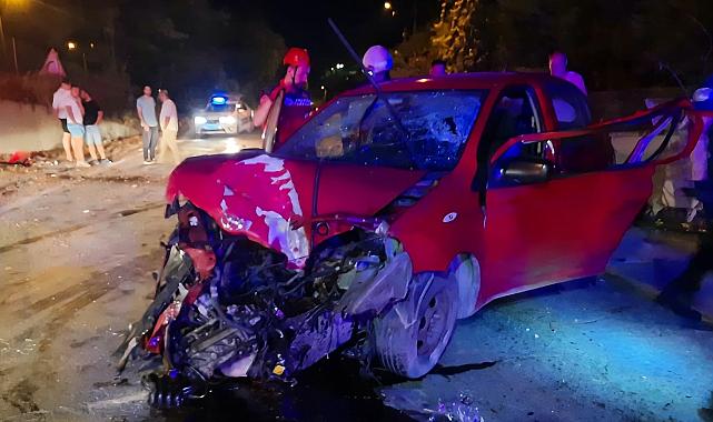 Sapanca'da Otomobil Duvara Çarptı: 2 Yaralı