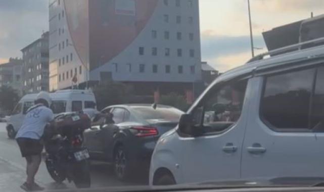 Şişli'de kazanın ardından sürücü diğer aracın sürücüsüne saldırdı: O anlar kamerada