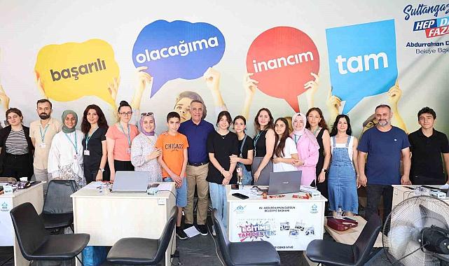 Sultangazi Belediyesi Eğitime Destek Akademisi'nde eğitim gören 696 öğrenci üniversiteli oldu
