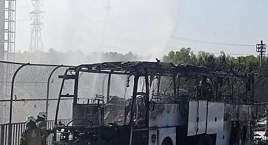 Sultangazi'de servis otobüsü alevlere teslim oldu