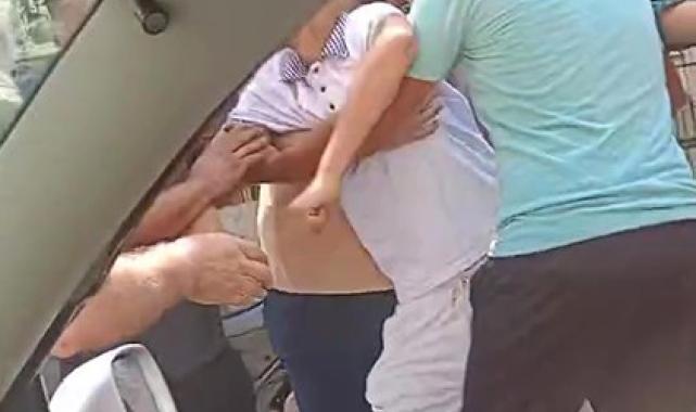 Trafikte dehşet saçtılar: Yol verme tartışması saldırıya dönüştü