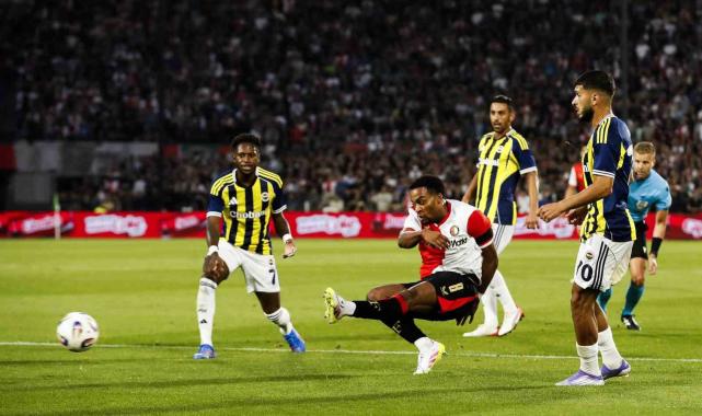 UEFA Şampiyonlar Ligi: Feyenoord: 1 - Fenerbahçe: 0