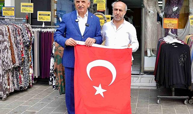 Ümraniye Belediyesi anlamlı bayrak videosu ile gündemde