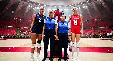 A Milli Kadın Voleybol Takımı, Dünya Şampiyonası'nda tarihinde ilk kez yarı finalde