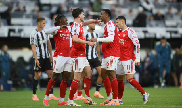 Arsenal, Newcastle United deplasmanında 3 puanı son dakikada aldı