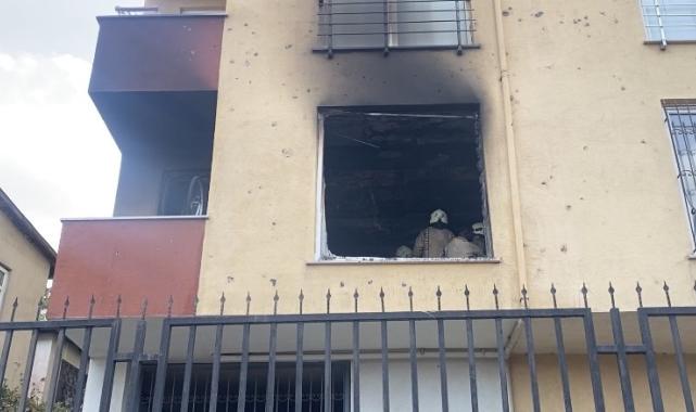 Ataşehir'de 5 katlı binada çıkan yangın paniğe neden oldu