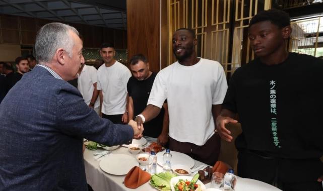 Beşiktaş maçı öncesi Kocaelisporlu futbolculara moral