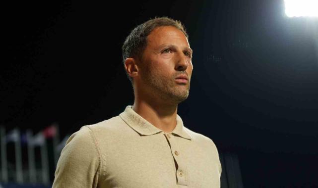 Domenico Tedesco'dan 11'de 4 değişiklik