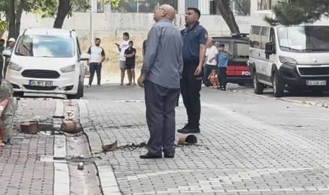 Evini yakmaya çalıştı, müdahale eden polise saksı attı