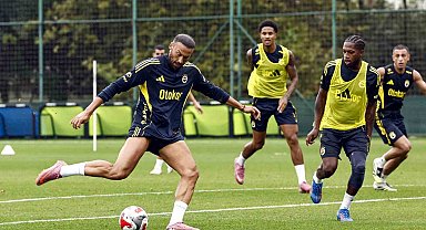 Fenerbahçe, hazırlıklarını sürdürdü