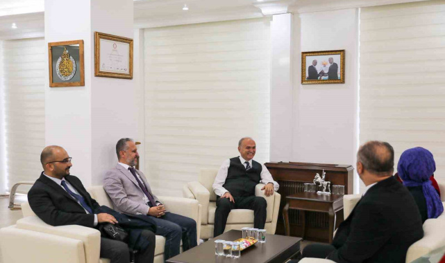 Hayırsever Nursel Metin'den tıbbi cihaz bağışı