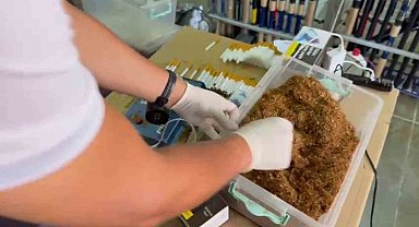 Jandarmanın operasyonunda av bayiinin her köşesinden kaçak tütün çıktı
