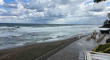 Karadeniz dalgalara teslim