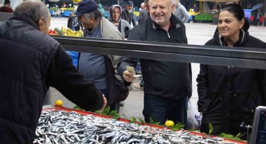 'Karadeniz fırtınası' balık tezgahlarını vurdu